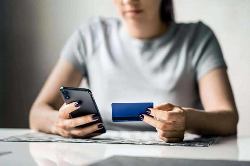 Gen Z Turns to TikTok and Group Chats for Money Tips