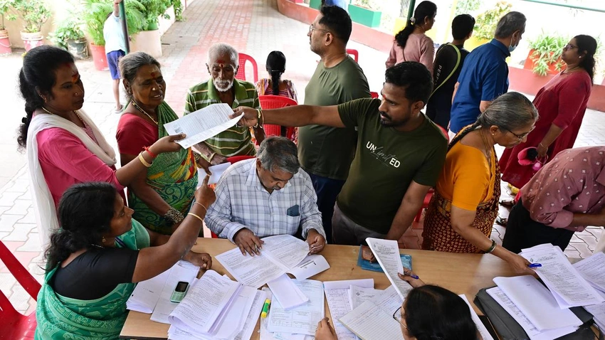 SC Orders ECI to Publish Tamil Nadu SIR Discrepancy Lists