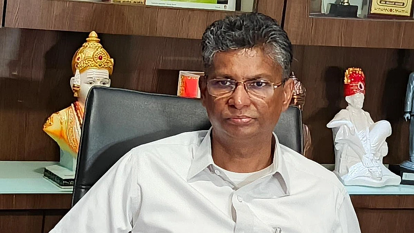Karnataka Cabinet Shuffle Hopes Rise as Siddaramaiah Reads Delhi Signals