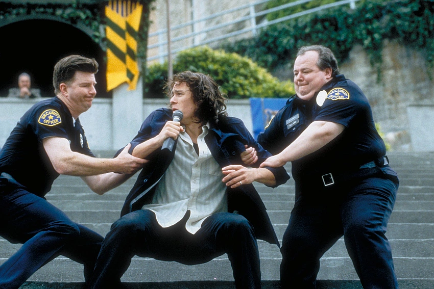 Heath Ledger bleacher scene crying, iconic movie moment, 10 things i hate about you nostalgia