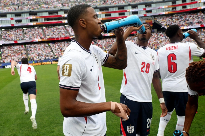 England Fans Fume: Ghana Defence & Hydration Breaks Spark World Cup Frustration!