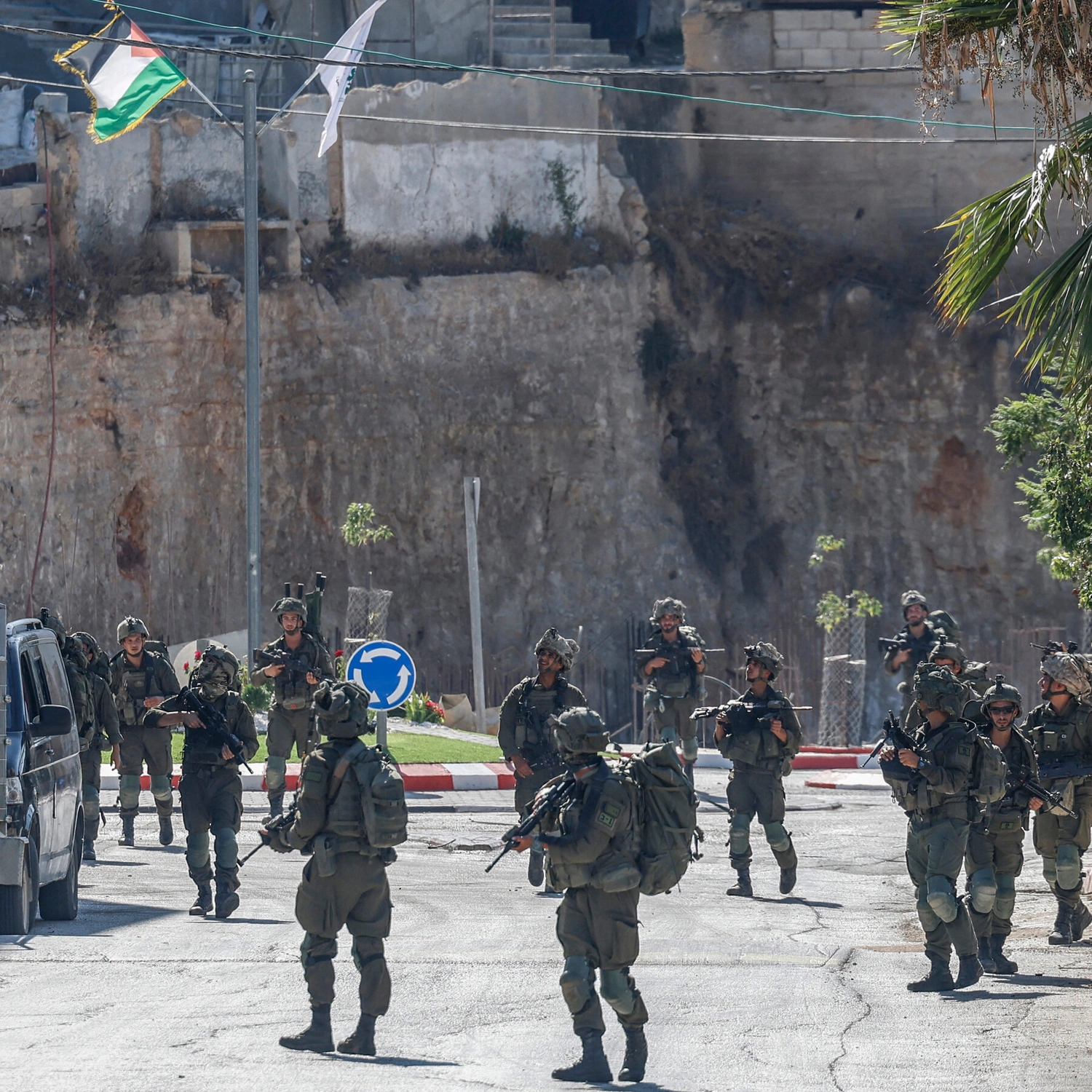 US Envoy Slams West Bank Settler Siege as 'Act of Terror' Amid IDF Inaction