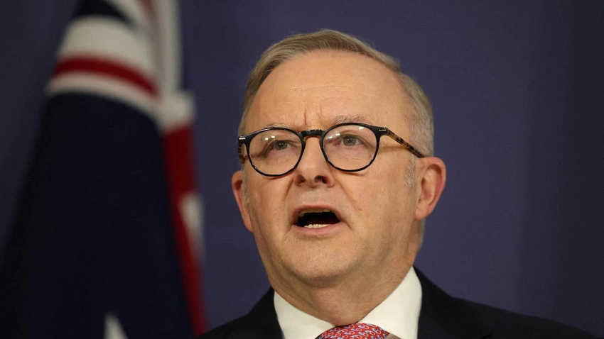 Australia's Tech Stance: Albanese on AI, Sydney Bans Smartglasses