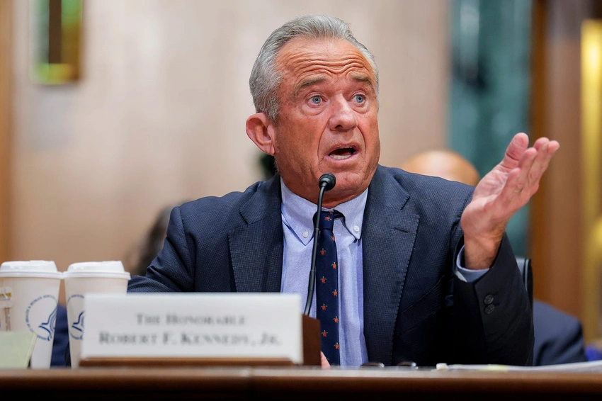 RFK Jr. Wrangling Snakes Bare-Handed at Dr. Oz's House Goes Viral