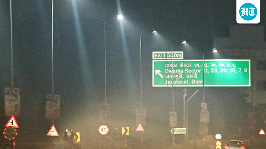 Delhi's air turns 'very poor' as smog blankets the capital