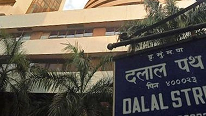 Market Meltdown: Sensex Plummets 813 Pts as Crude Soars!