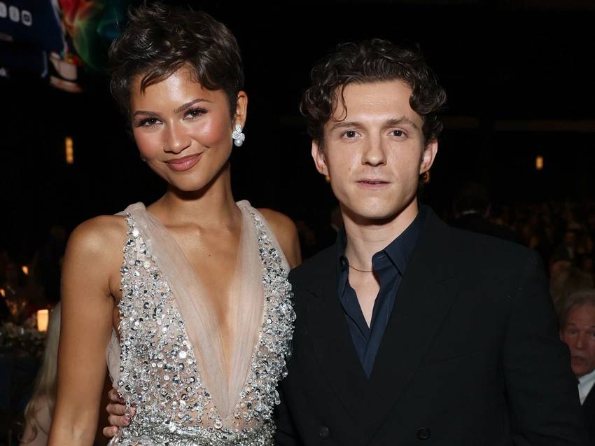 Zendaya Dazzles! 🌟 The Hottest Red Carpet Looks from the 2026 Emmys