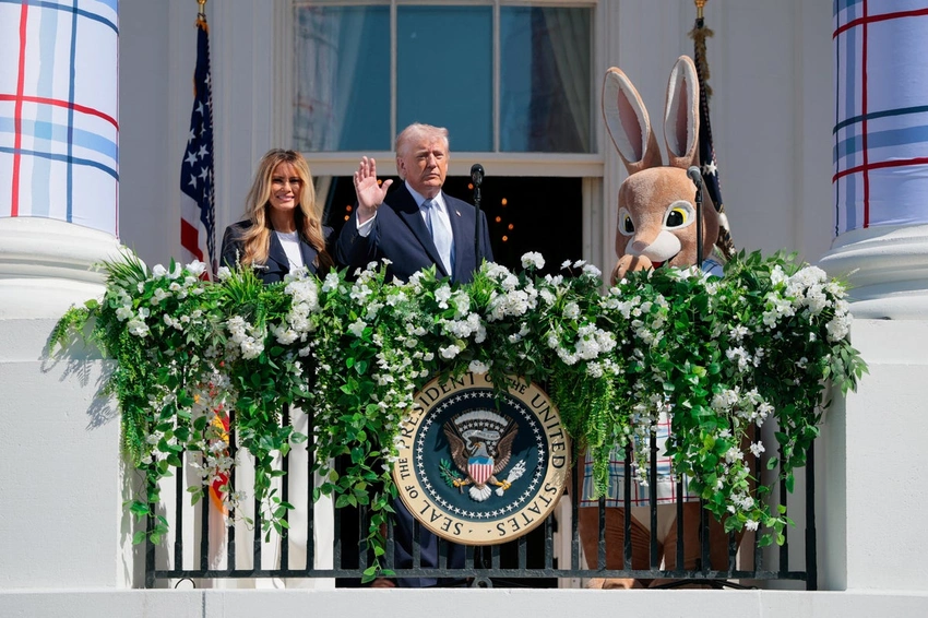 Trump calls opponents foolish as Iran war talk spills into White House Easter