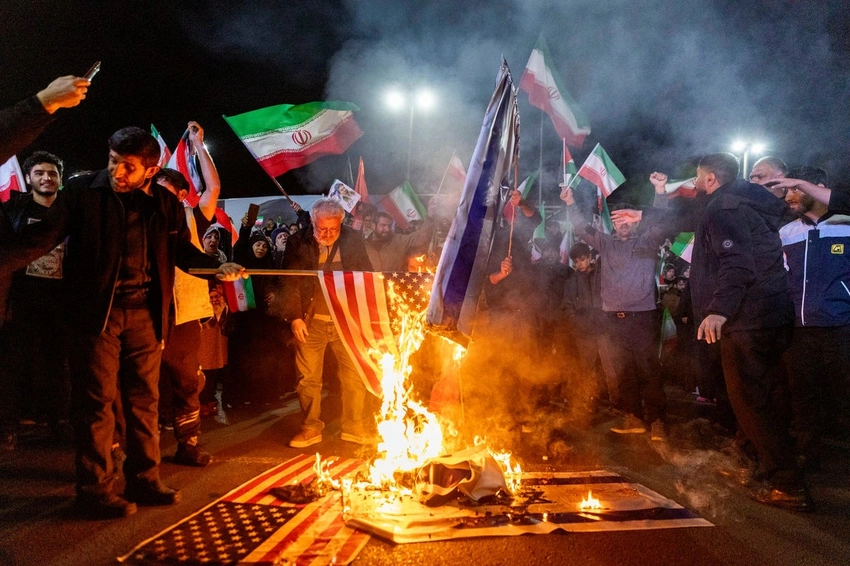 U.S. Pauses Iranian Oil Sanctions to Help Global Markets