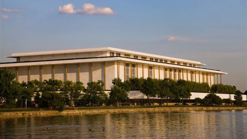 Judge Orders Kennedy Center to Strip Trump’s Name and Halts Renovation