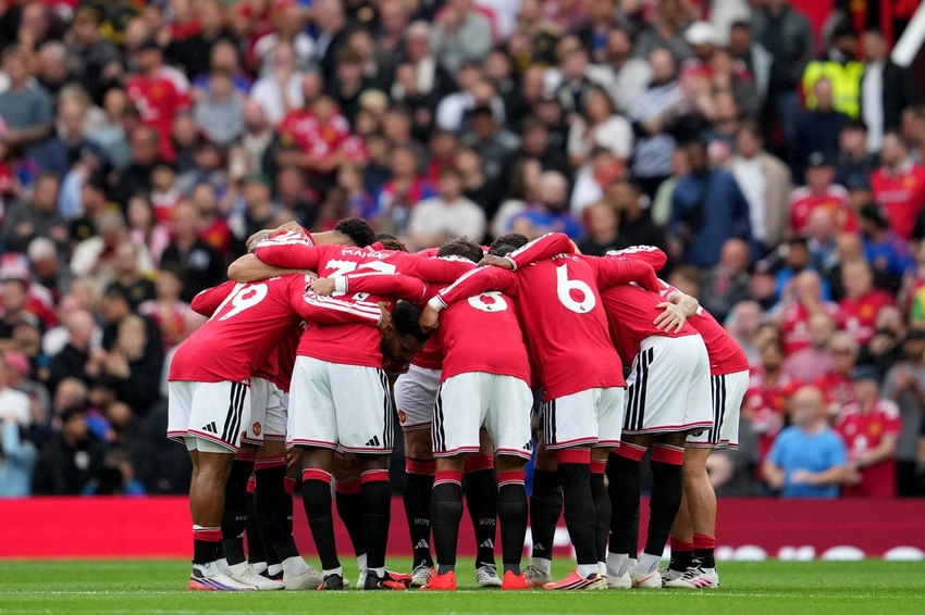 Man Utd's Bold Strategy: Competing with Rivals on a Budget!