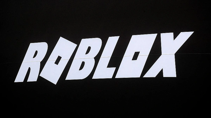 Roblox rolls out age-based chat verification worldwide in 2025
