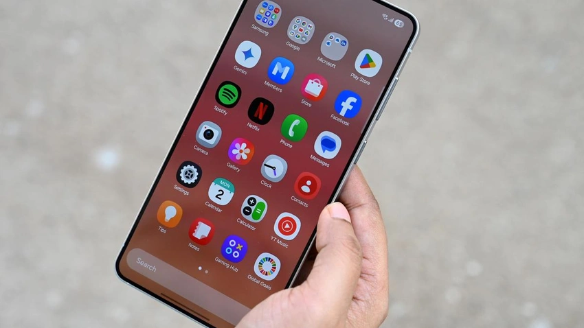 India orders pre-install of state cyber-safety app on new phones