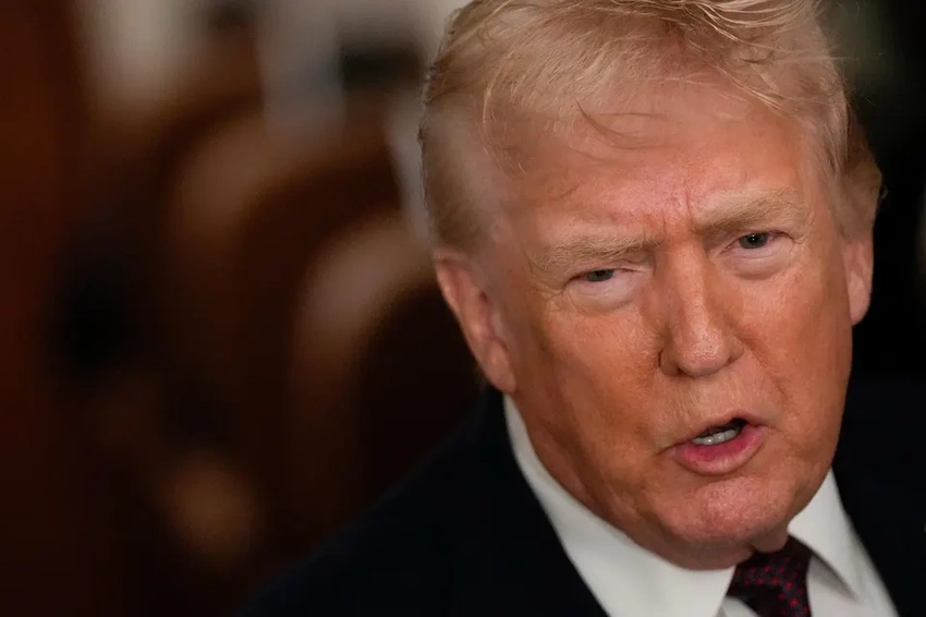 Trump Sets 25% Tariff Threat on Iran-Linked Nations, Keeps Military Option Open