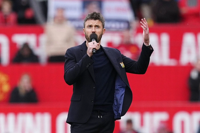 Michael Carrick Signs New Deal to Lead Manchester United Through 2028