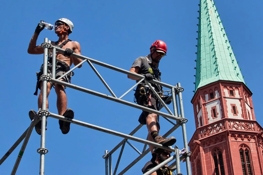 Europe Sizzles: Scientists Link Record Heatwaves to Climate Change
