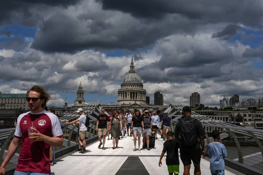 London Braces for Week-Long Heatwave & Thunderstorm Risk!
