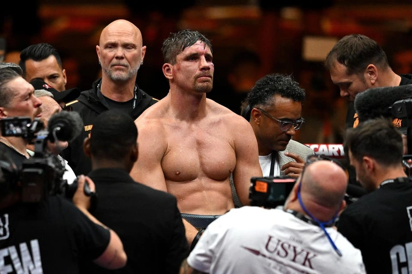 Usyk vs. Verhoeven: Controversy Erupts at the Pyramids After Dramatic TKO