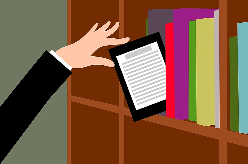 eBooks or Print: Which One Wins in 2025?