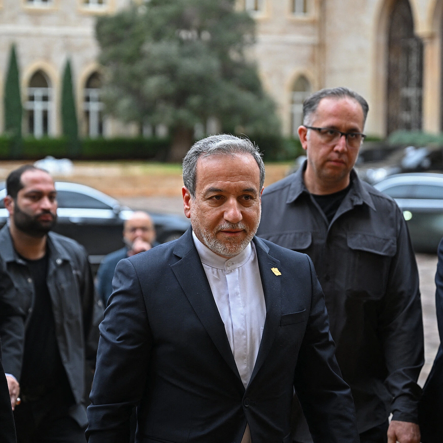 US weighs diplomacy before strikes as Iran protests intensify
