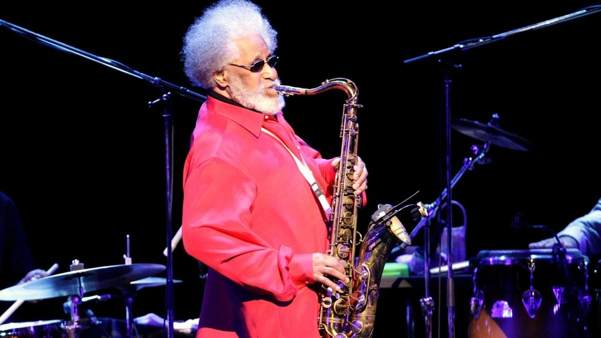 Jazz Icon Sonny Rollins, the ‘Saxophone Colossus,’ Dies at 95