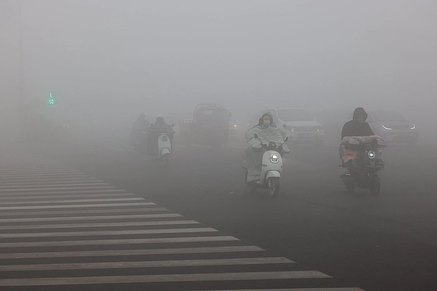 Noida Schools Shift to 10–3 Amid Dense Fog