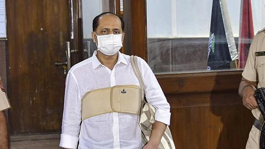 Bombay HC Stays Sachin Waze's Bail in Antilia-Hiren Cases