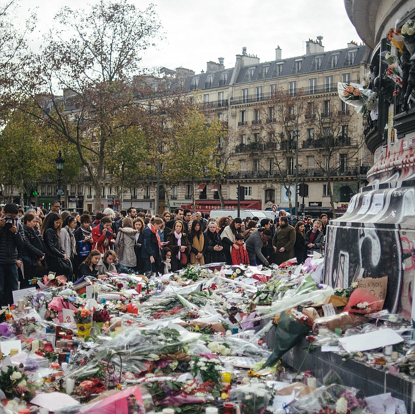 Paris marks 10th anniversary of 2015 attacks with solemn remembrance