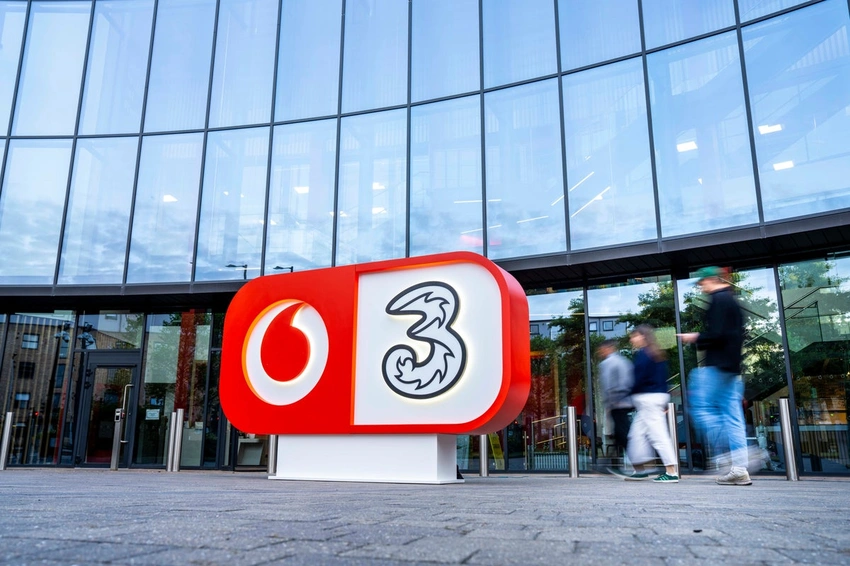 Vodafone to buy CK Hutchison out of VodafoneThree for £4.3bn