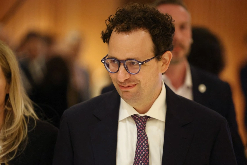 AI CEO & Trump Dinner: Tech Meets Politics at White House! 🏛️🤖