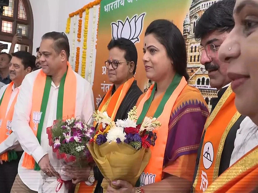 Shinde Locks 29 Shiv Sena Corporators in Luxury Hotel Over Mumbai Mayor Race