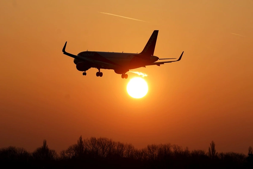 Jet fuel shortages threaten this summer’s holidays