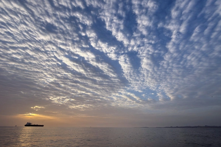 Iran Closes Strait of Hormuz as US Blockade Sparks Standoff