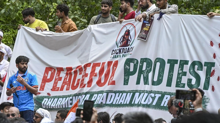 CJP's Jantar Mantar Stir: Demanding Answers on Paper Leaks & Pradhan's Resignation!