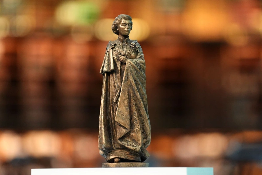 New Details Unveiled for Queen Elizabeth II Memorial Statue