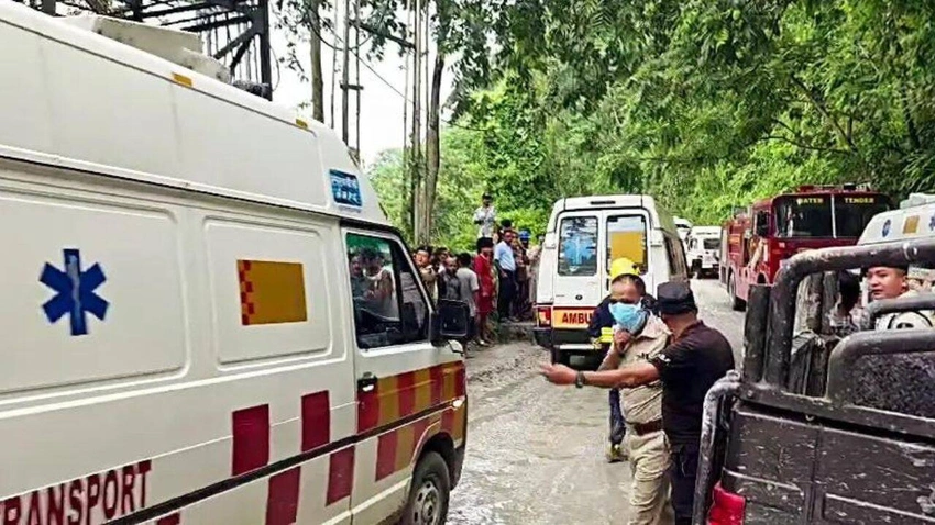India Tunnel Tragedy: Toxic Gas Hinders Rescue for 13 Trapped Workers