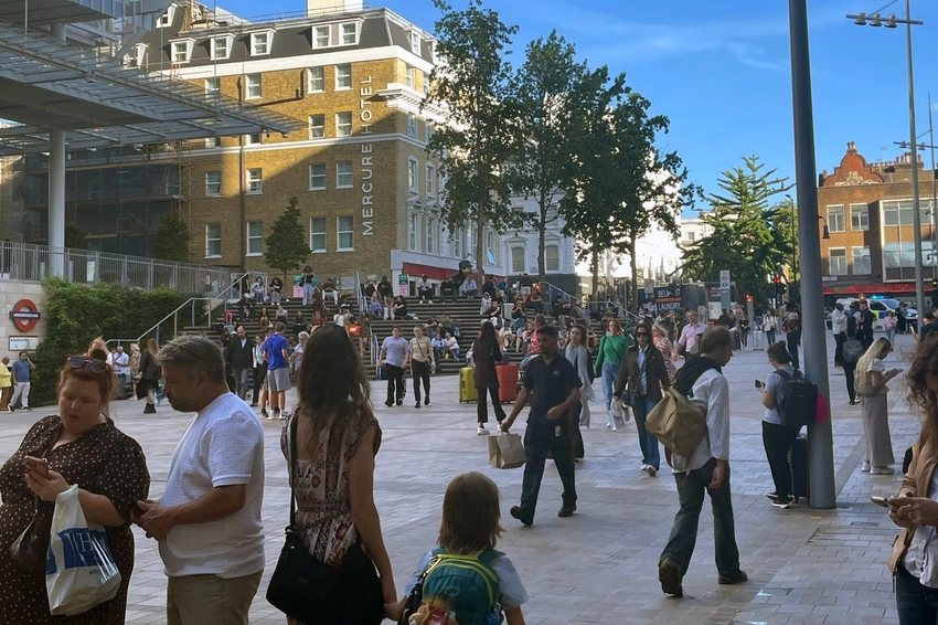 Chaos! Grass Fire Near Paddington Cancels Heathrow Trains