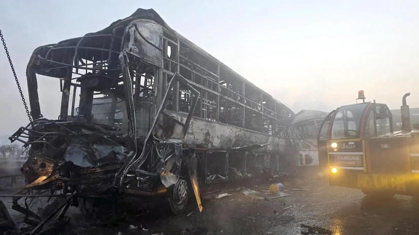 Mother Heroically Pushes Kids to Safety as Bus Catches Fire on Yamuna Expressway