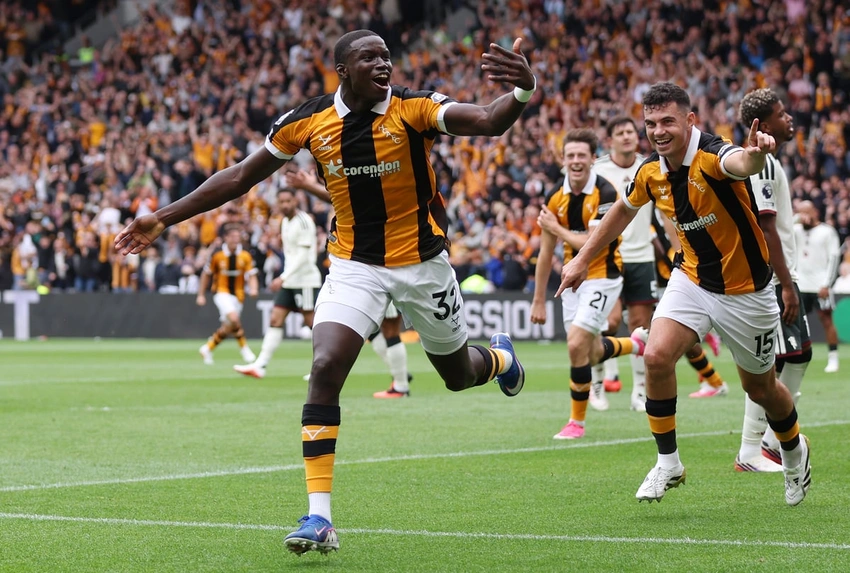 Man Utd Stunned by Hull: Fernandes Blames "Same Mistakes" in Shock Loss!
