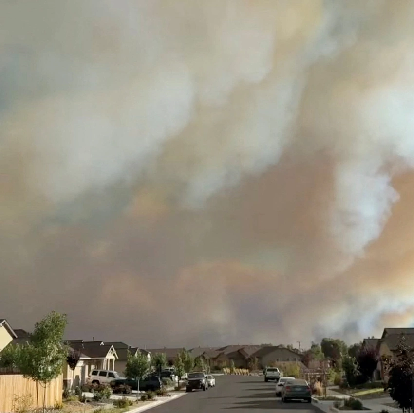 Reno on Edge: Wildfire Forces 90,000 Evacuations Amid Shifting Winds!
