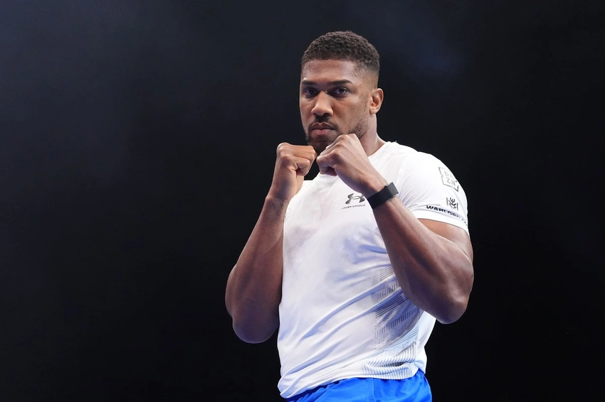 Wilder Edges Chisora in O2 thriller as Joshua rumors heat up