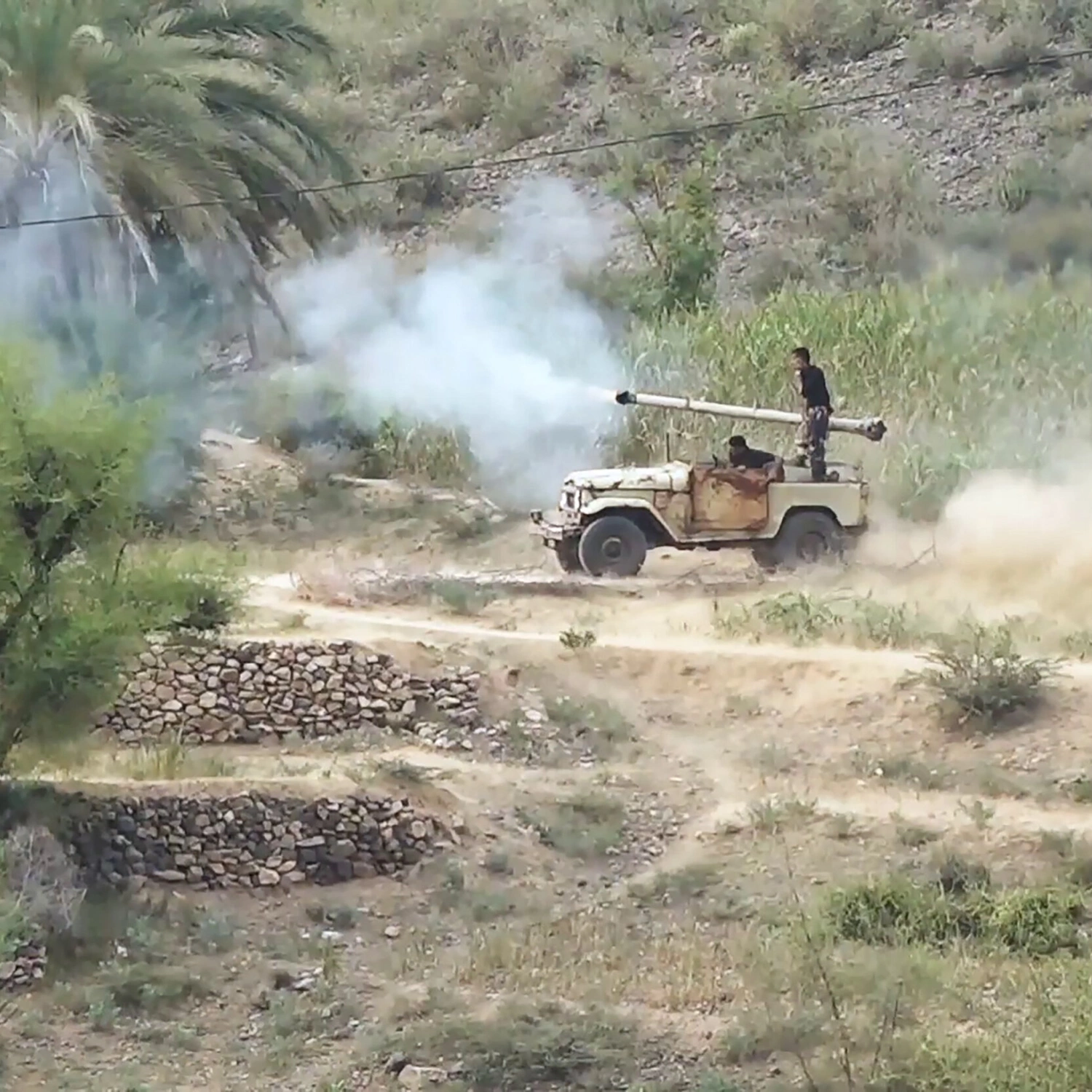 Yemen Crisis Deepens: 50,000 Flee Houthi Advance, Red Sea Control at Stake