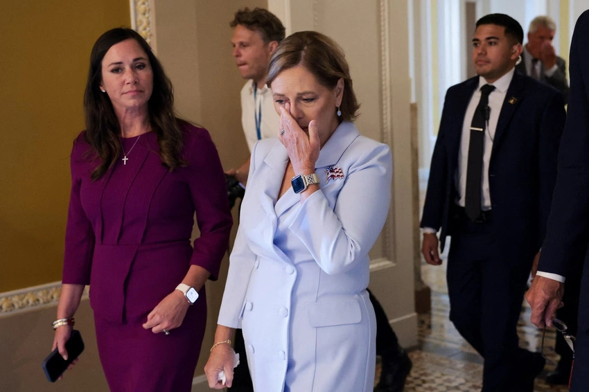Lindsey Graham's Sister, Darline Graham, Sworn In to Senate Seat
