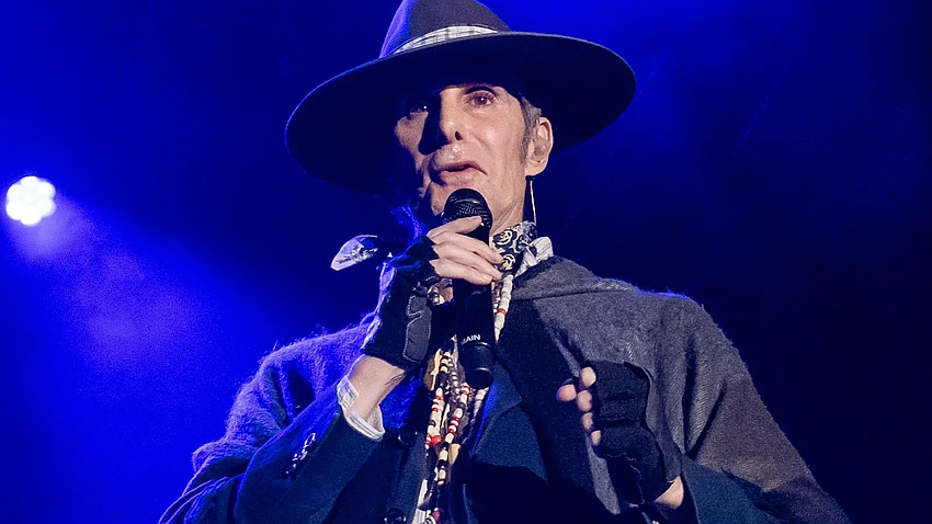 Jane's Addiction Breaks Up as Farrell Apologizes for Onstage Fight