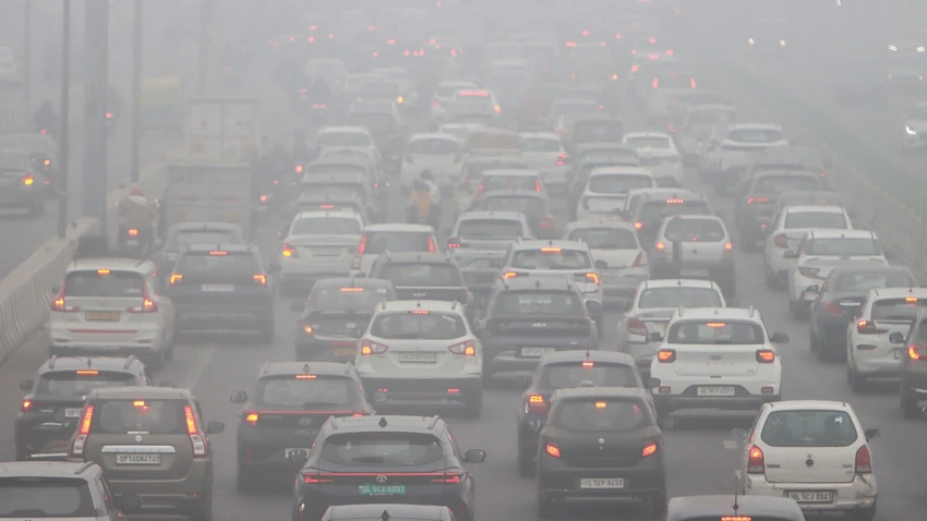 Delhi on track to record dirtiest December in 8 years as AQI tops 400