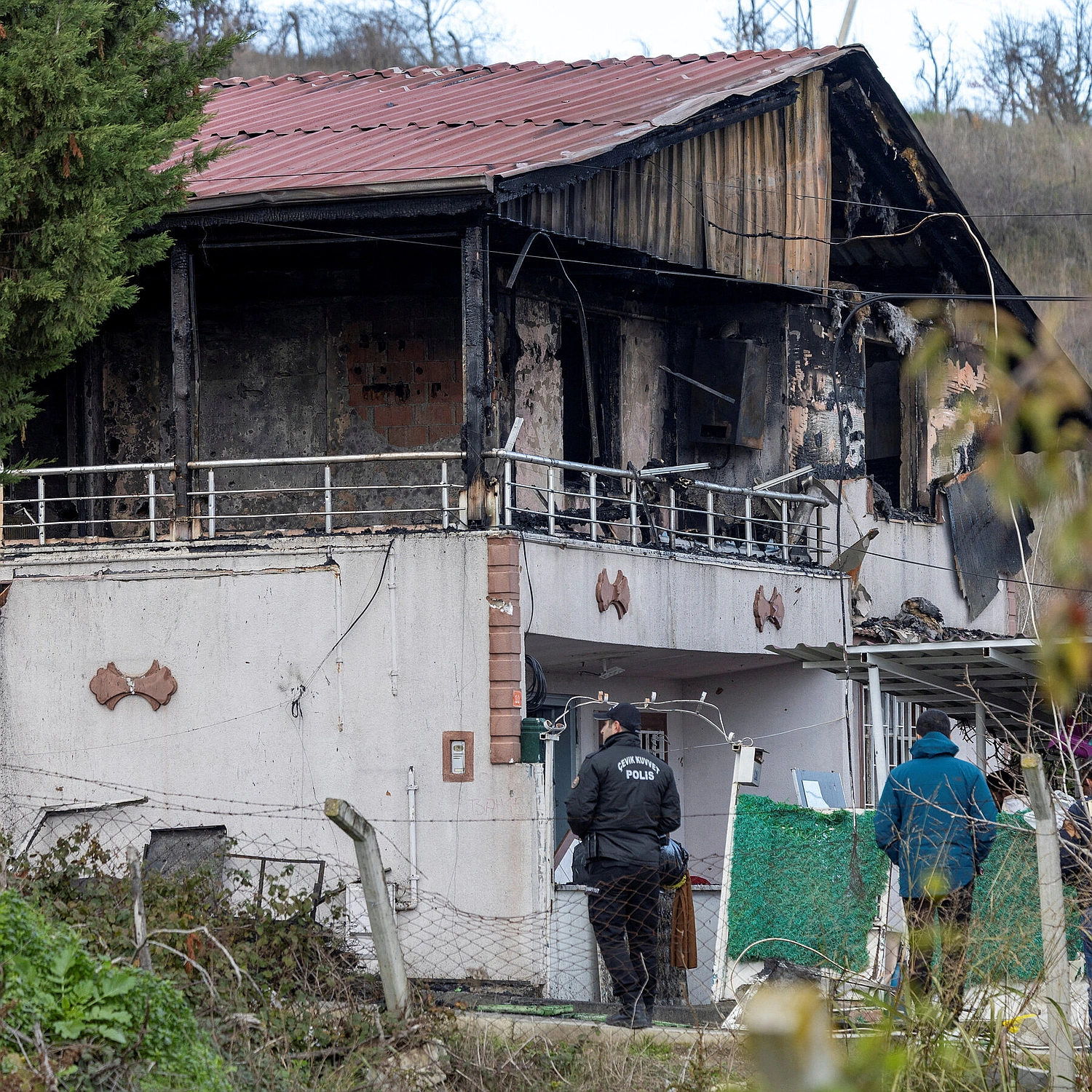 Turkish police clash with ISIS militants in Yalova raid leaves officers and militants dead