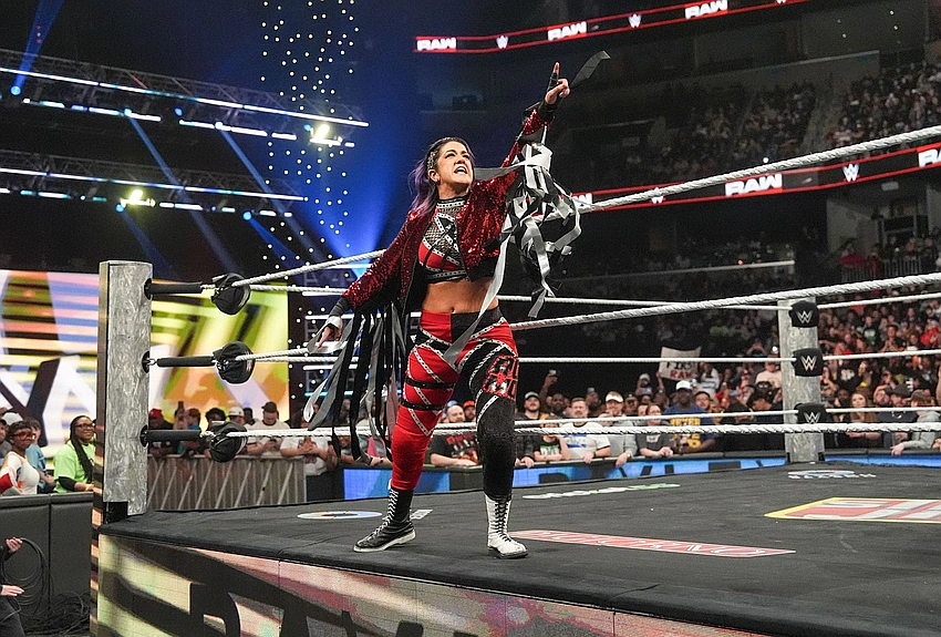 Bayley set to challenge AJ Lee for Women's IC Title on RAW