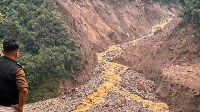 Massive Landslide Strikes Sikkim's Mangan, Rivers Partially Blocked