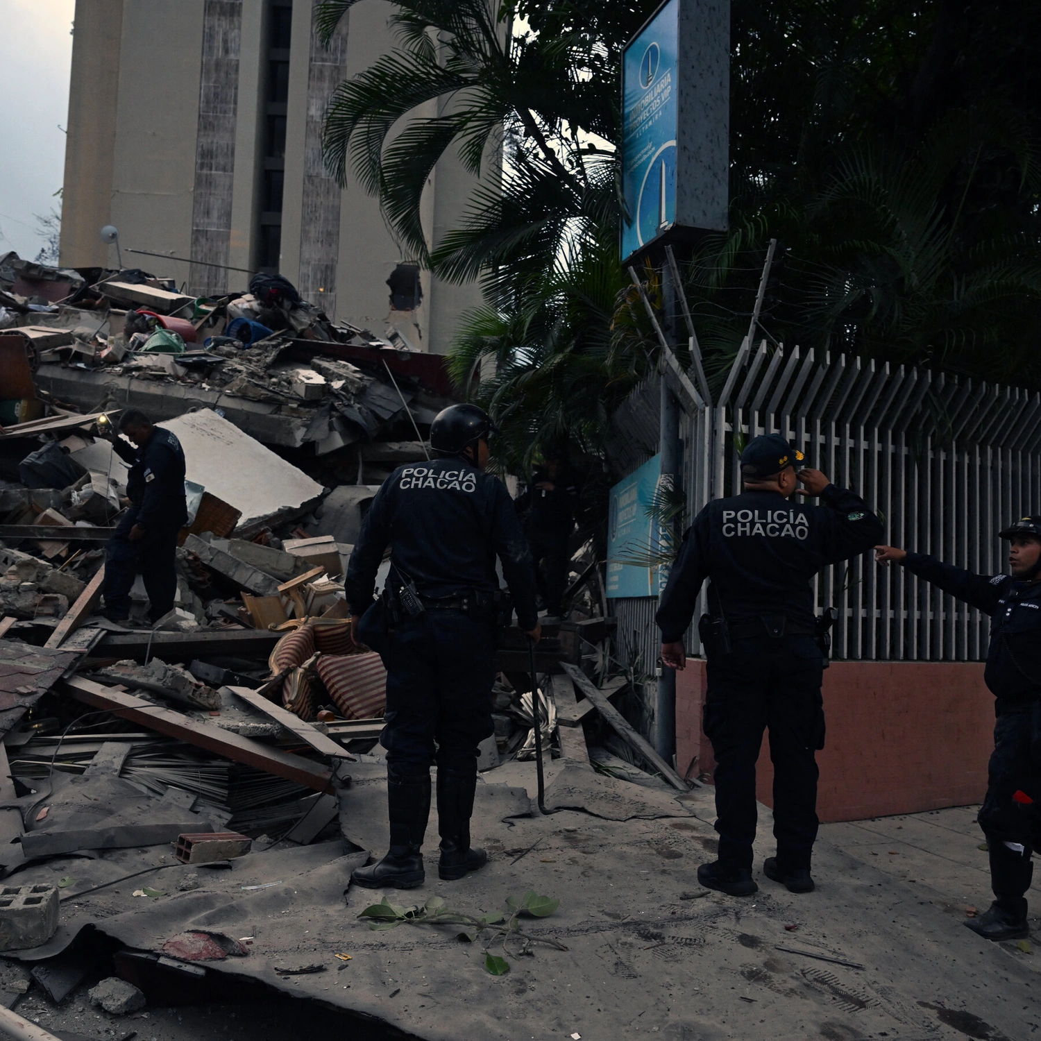 Massive 7.5 Quake Rocks Venezuela: Caracas Declares Emergency After Twin Tremors