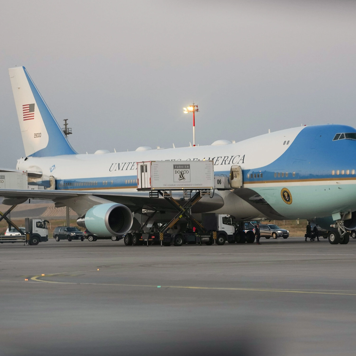 Trump's Stealthy Exit: Catering Truck Ruse Foils Iran Threat in Turkey!